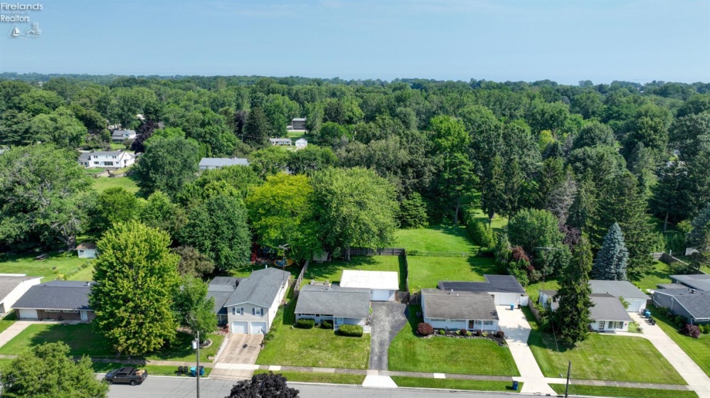 305 Forest Hills, Huron, 44839, 3 Bedrooms Bedrooms, ,2 BathroomsBathrooms,Residential,For Sale,Forest Hills,20262545