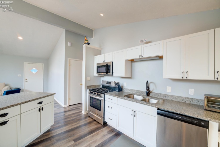 305 Forest Hills, Huron, 44839, 3 Bedrooms Bedrooms, ,2 BathroomsBathrooms,Residential,For Sale,Forest Hills,20262545