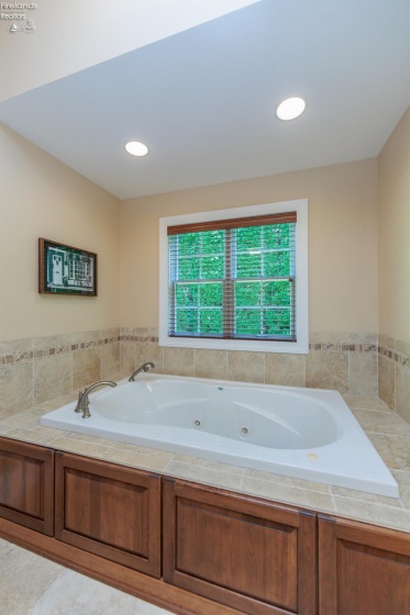 3220 Angels Way, Sandusky, 44870, 4 Bedrooms Bedrooms, ,4 BathroomsBathrooms,Residential,For Sale,Angels,20262567