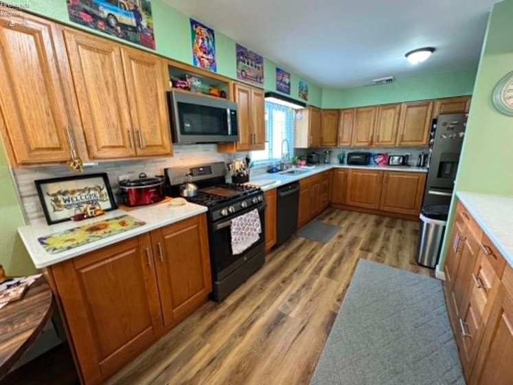 110 Lakeland Drive, Sandusky, 44870, 3 Bedrooms Bedrooms, ,2 BathroomsBathrooms,Residential,For Sale,Lakeland,20262597