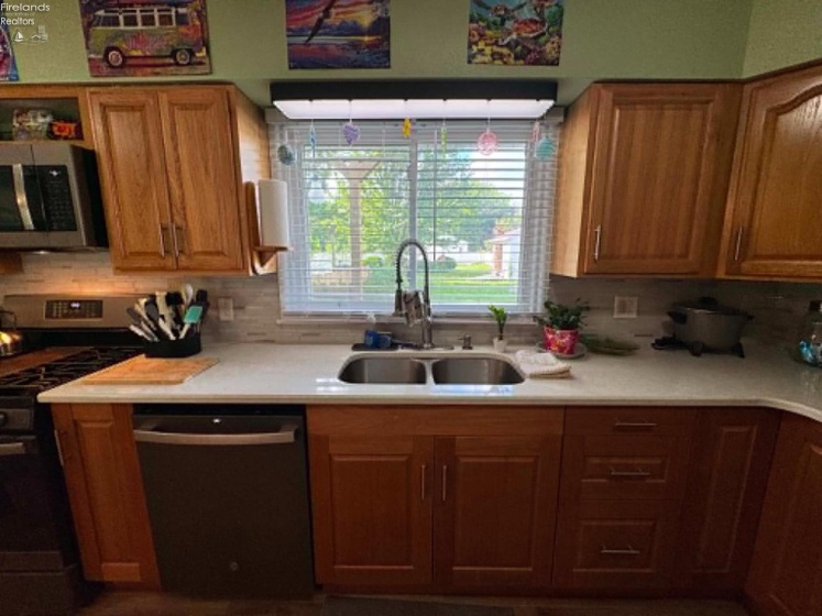110 Lakeland Drive, Sandusky, 44870, 3 Bedrooms Bedrooms, ,2 BathroomsBathrooms,Residential,For Sale,Lakeland,20262597