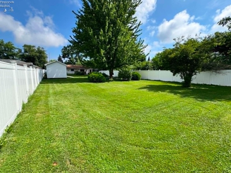 110 Lakeland Drive, Sandusky, 44870, 3 Bedrooms Bedrooms, ,2 BathroomsBathrooms,Residential,For Sale,Lakeland,20262597