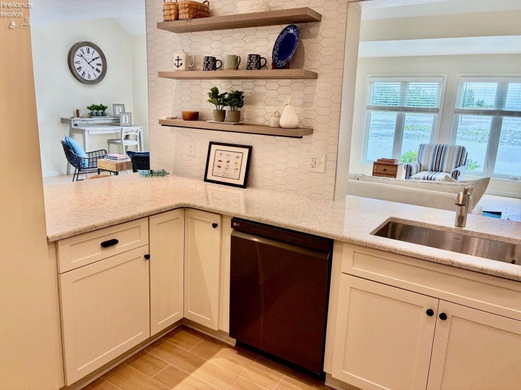 51 Harbors End Drive, Port Clinton, 43452, 2 Bedrooms Bedrooms, ,2 BathroomsBathrooms,Residential,For Sale,Harbors End,20262608