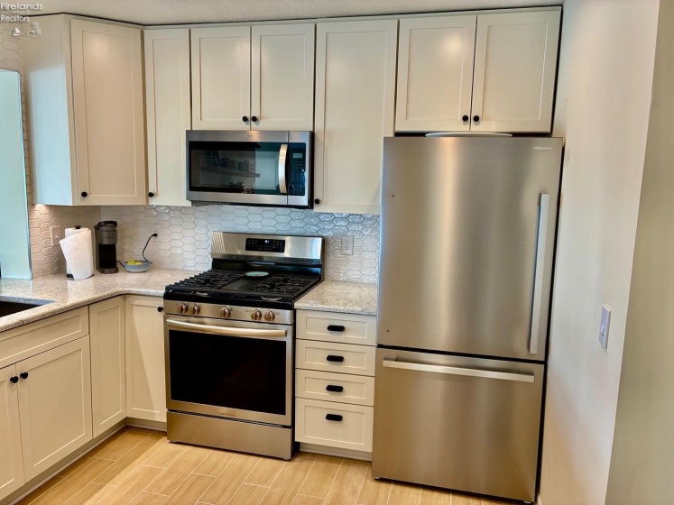 51 Harbors End Drive, Port Clinton, 43452, 2 Bedrooms Bedrooms, ,2 BathroomsBathrooms,Residential,For Sale,Harbors End,20262608