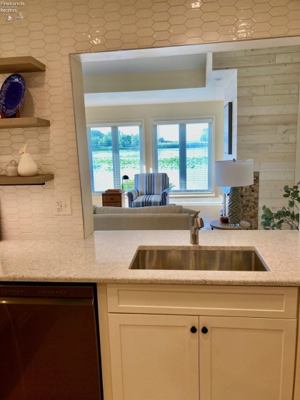 51 Harbors End Drive, Port Clinton, 43452, 2 Bedrooms Bedrooms, ,2 BathroomsBathrooms,Residential,For Sale,Harbors End,20262608