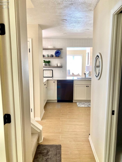 51 Harbors End Drive, Port Clinton, 43452, 2 Bedrooms Bedrooms, ,2 BathroomsBathrooms,Residential,For Sale,Harbors End,20262608