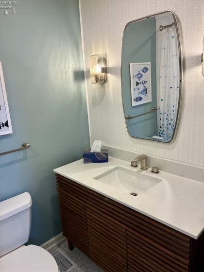 51 Harbors End Drive, Port Clinton, 43452, 2 Bedrooms Bedrooms, ,2 BathroomsBathrooms,Residential,For Sale,Harbors End,20262608