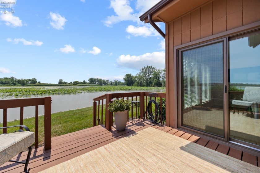 51 Harbors End Drive, Port Clinton, 43452, 2 Bedrooms Bedrooms, ,2 BathroomsBathrooms,Residential,For Sale,Harbors End,20262608