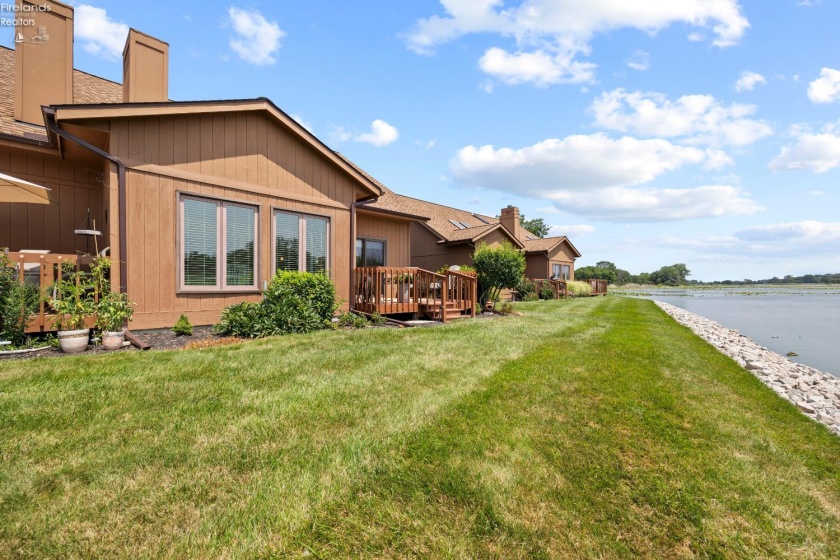 51 Harbors End Drive, Port Clinton, 43452, 2 Bedrooms Bedrooms, ,2 BathroomsBathrooms,Residential,For Sale,Harbors End,20262608