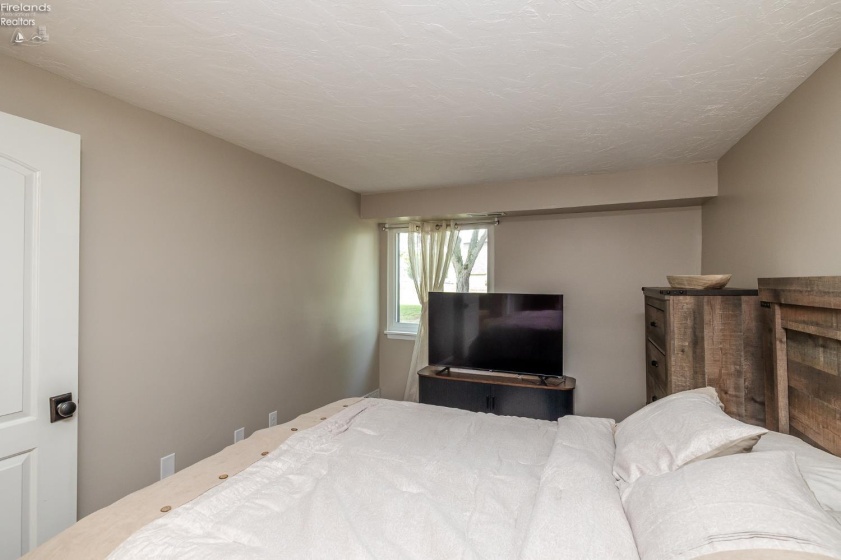 4615 Oak Hill Boulevard, Lorain, 44053, 1 Bedroom Bedrooms, ,1 BathroomBathrooms,Residential,For Sale,Oak Hill,20262593
