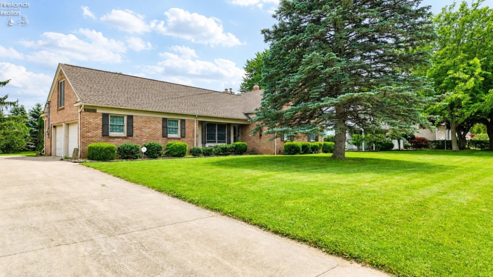 1020 Main Street, Huron, 44839, 5 Bedrooms Bedrooms, ,3 BathroomsBathrooms,Residential,For Sale,Main,20262611