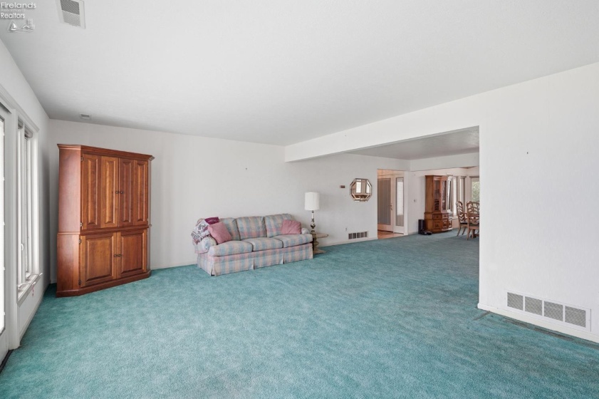 1598 Edgewater Drive, Port Clinton, 43452, 3 Bedrooms Bedrooms, ,3 BathroomsBathrooms,Residential,For Sale,Edgewater,20262605