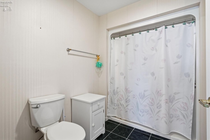 1598 Edgewater Drive, Port Clinton, 43452, 3 Bedrooms Bedrooms, ,3 BathroomsBathrooms,Residential,For Sale,Edgewater,20262605