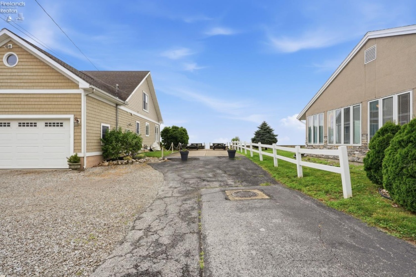 1598 Edgewater Drive, Port Clinton, 43452, 3 Bedrooms Bedrooms, ,3 BathroomsBathrooms,Residential,For Sale,Edgewater,20262605