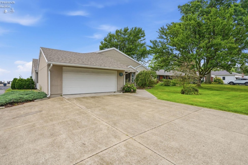 1598 Edgewater Drive, Port Clinton, 43452, 3 Bedrooms Bedrooms, ,3 BathroomsBathrooms,Residential,For Sale,Edgewater,20262605