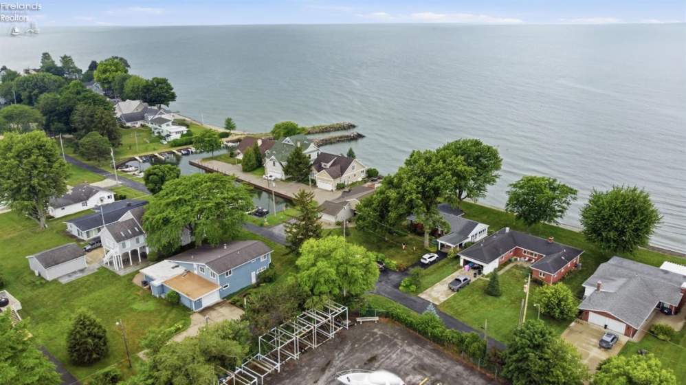 1598 Edgewater Drive, Port Clinton, 43452, 3 Bedrooms Bedrooms, ,3 BathroomsBathrooms,Residential,For Sale,Edgewater,20262605