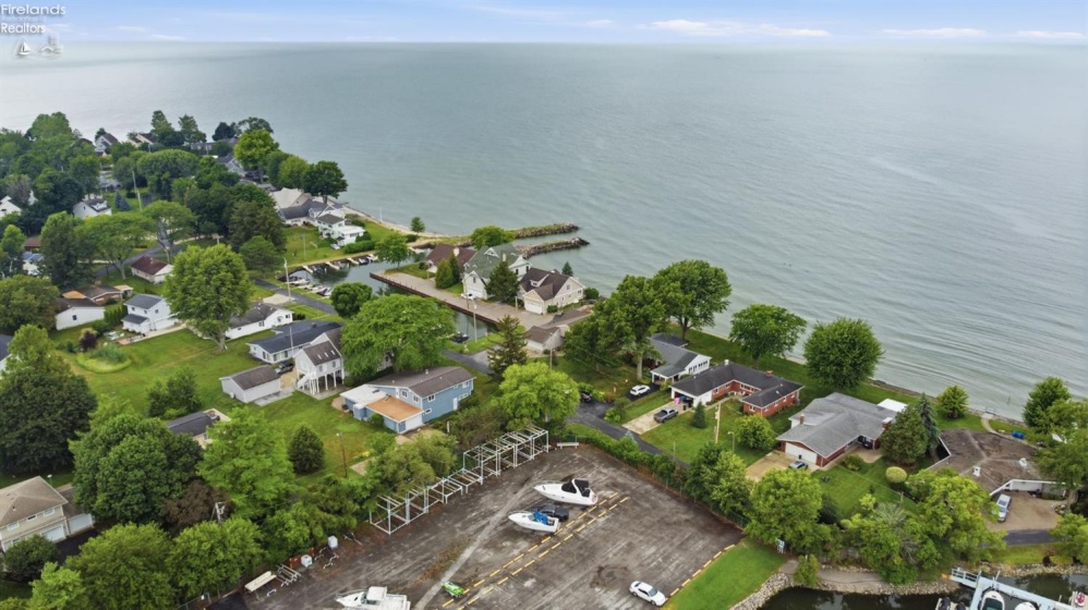 1598 Edgewater Drive, Port Clinton, 43452, 3 Bedrooms Bedrooms, ,3 BathroomsBathrooms,Residential,For Sale,Edgewater,20262605