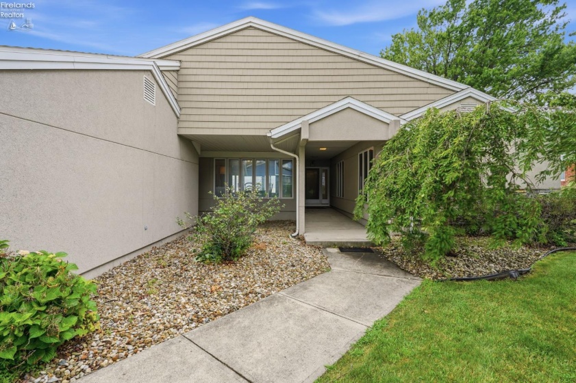 1598 Edgewater Drive, Port Clinton, 43452, 3 Bedrooms Bedrooms, ,3 BathroomsBathrooms,Residential,For Sale,Edgewater,20262605