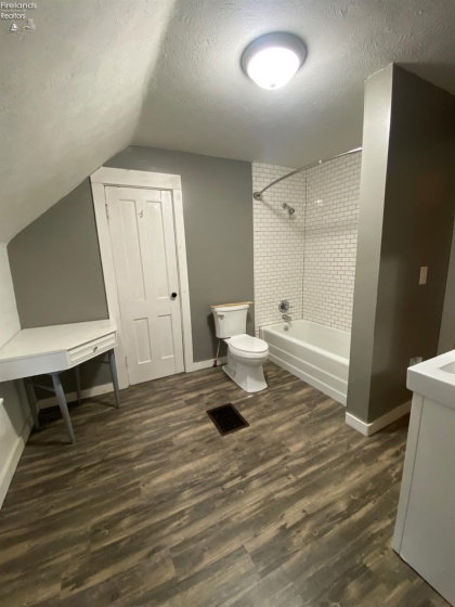 1021 Alger Street, Fremont, 43420, 2 Bedrooms Bedrooms, ,1 BathroomBathrooms,Residential,For Sale,Alger,20262584
