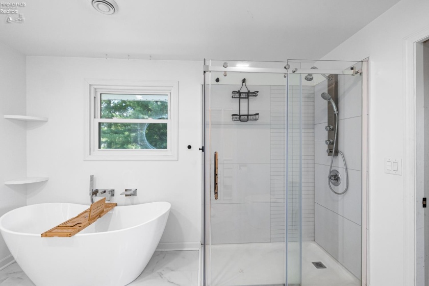 39591 State Route 303, LaGrange, 44050, ,4 BathroomsBathrooms,Residential,For Sale,State Route 303,20262616