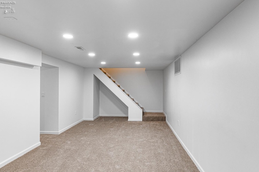 39591 State Route 303, LaGrange, 44050, ,4 BathroomsBathrooms,Residential,For Sale,State Route 303,20262616
