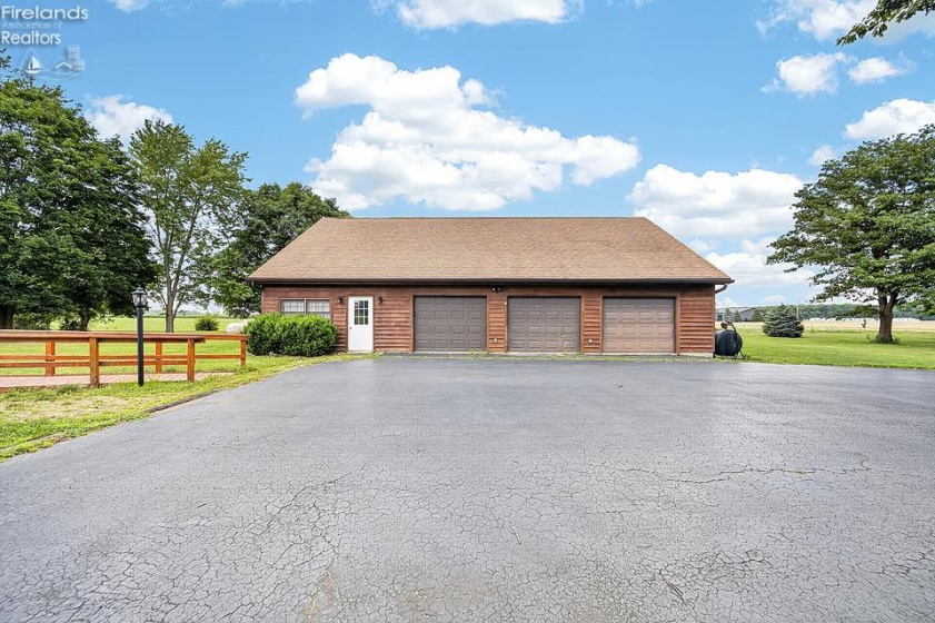 6428 County Road 330, Fostoria, 44830, 3 Bedrooms Bedrooms, ,3 BathroomsBathrooms,Residential,For Sale,County Road 330,20262639