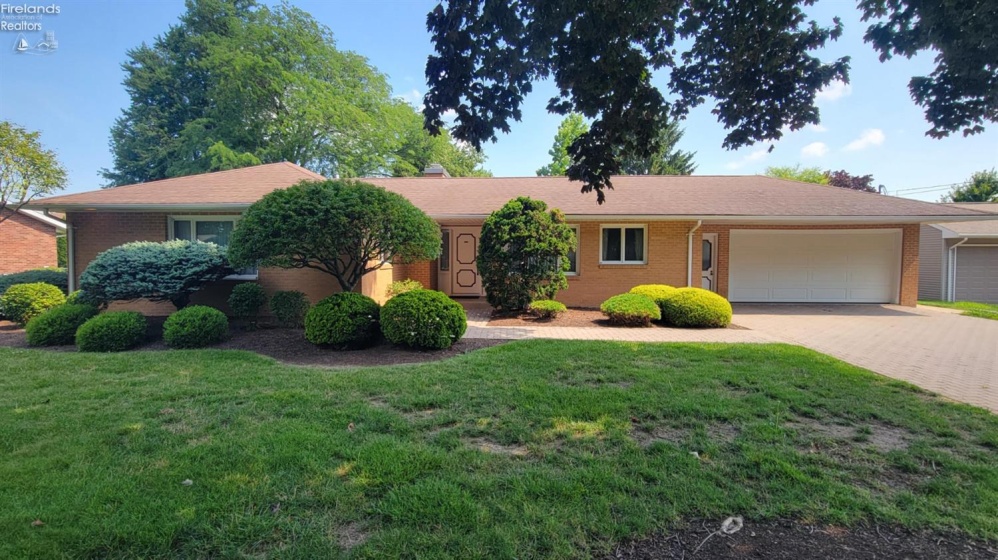 2017 Hull Road, Sandusky, 44870, 4 Bedrooms Bedrooms, ,3 BathroomsBathrooms,Residential,For Sale,Hull,20262623