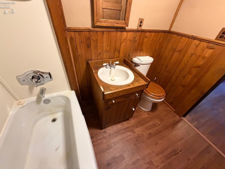1404 Shelby Street, Sandusky, 44870, 4 Bedrooms Bedrooms, ,2 BathroomsBathrooms,Residential,For Sale,Shelby,20262619