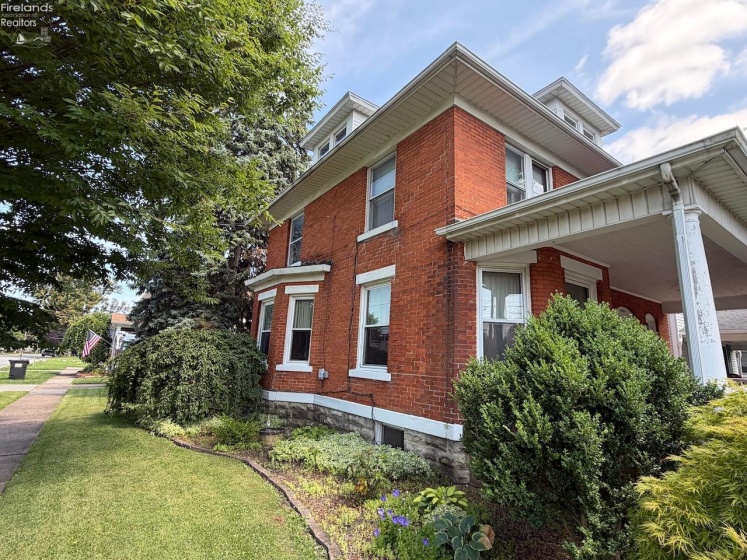 1404 Shelby Street, Sandusky, 44870, 4 Bedrooms Bedrooms, ,2 BathroomsBathrooms,Residential,For Sale,Shelby,20262619