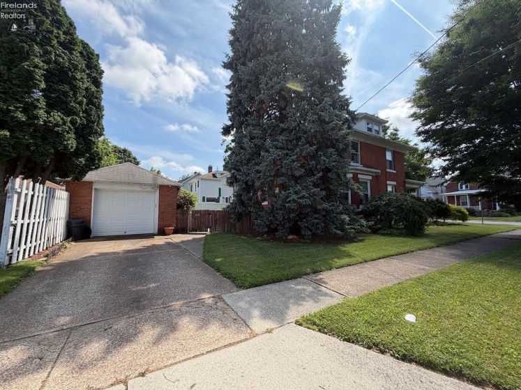 1404 Shelby Street, Sandusky, 44870, 4 Bedrooms Bedrooms, ,2 BathroomsBathrooms,Residential,For Sale,Shelby,20262619