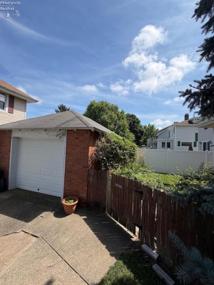 1404 Shelby Street, Sandusky, 44870, 4 Bedrooms Bedrooms, ,2 BathroomsBathrooms,Residential,For Sale,Shelby,20262619