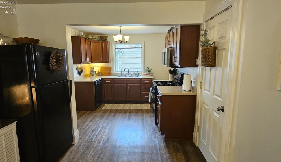 41 Elm Street, Norwalk, 44857, 2 Bedrooms Bedrooms, ,2 BathroomsBathrooms,Residential,For Sale,Elm,20262447