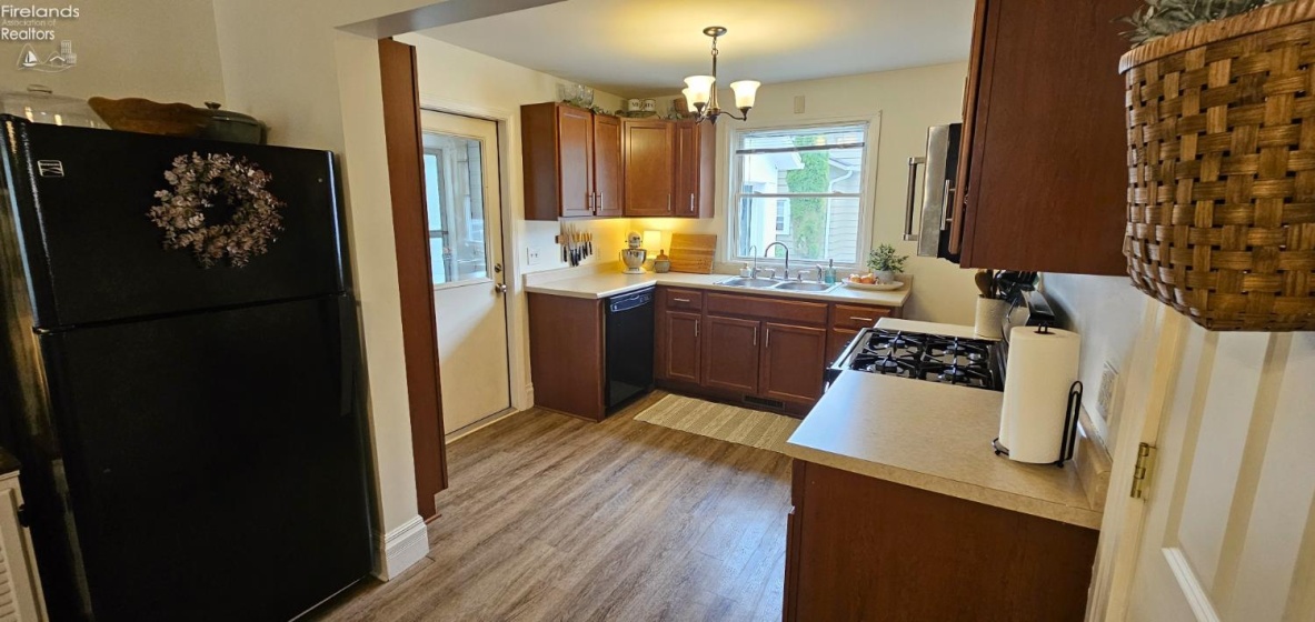 41 Elm Street, Norwalk, 44857, 2 Bedrooms Bedrooms, ,2 BathroomsBathrooms,Residential,For Sale,Elm,20262447