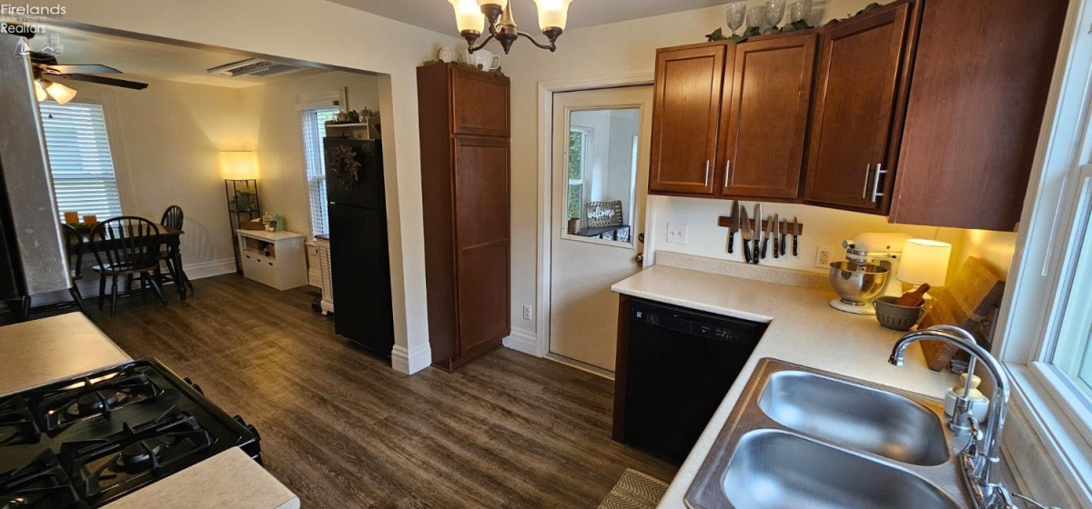 41 Elm Street, Norwalk, 44857, 2 Bedrooms Bedrooms, ,2 BathroomsBathrooms,Residential,For Sale,Elm,20262447