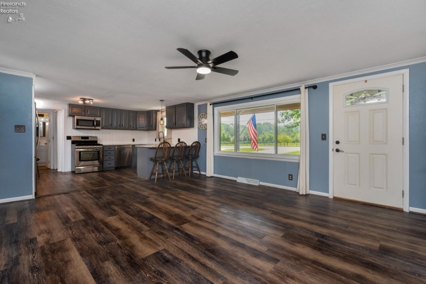 818 Front Street, Pemberville, 43450, 5 Bedrooms Bedrooms, ,2 BathroomsBathrooms,Residential,For Sale,Front,20262465