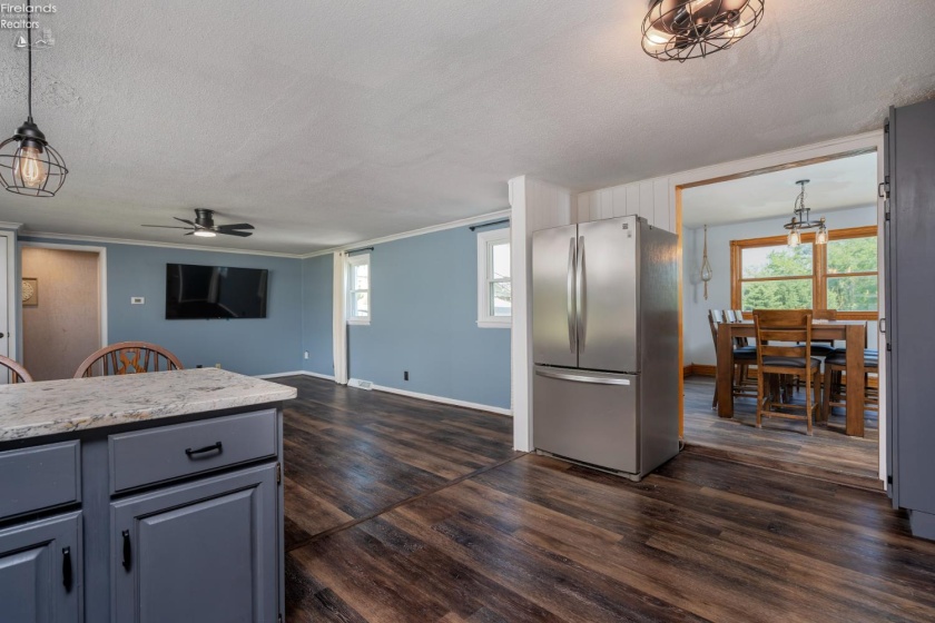 818 Front Street, Pemberville, 43450, 5 Bedrooms Bedrooms, ,2 BathroomsBathrooms,Residential,For Sale,Front,20262465
