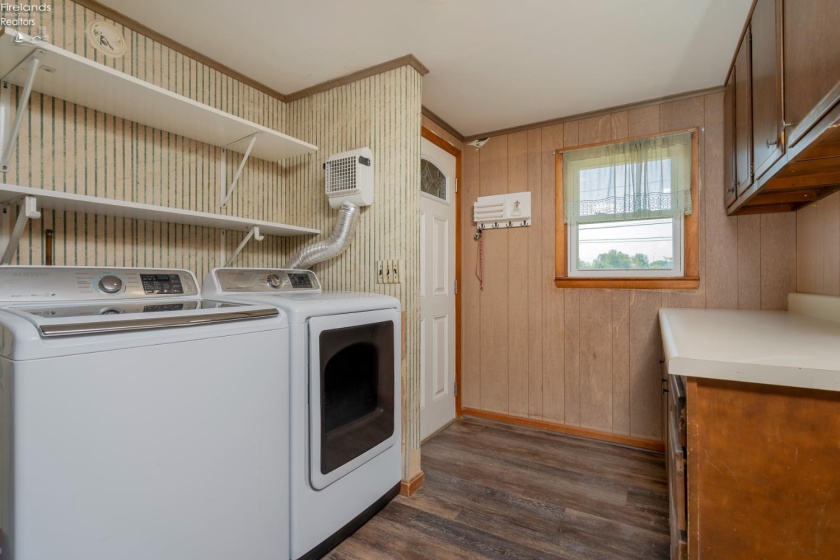 818 Front Street, Pemberville, 43450, 5 Bedrooms Bedrooms, ,2 BathroomsBathrooms,Residential,For Sale,Front,20262465