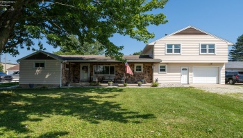 818 Front Street, Pemberville, 43450, 5 Bedrooms Bedrooms, ,2 BathroomsBathrooms,Residential,For Sale,Front,20262465