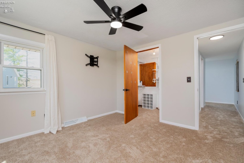 818 Front Street, Pemberville, 43450, 5 Bedrooms Bedrooms, ,2 BathroomsBathrooms,Residential,For Sale,Front,20262465