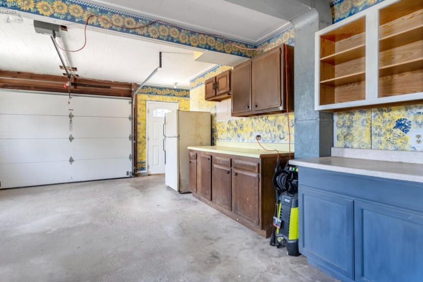 818 Front Street, Pemberville, 43450, 5 Bedrooms Bedrooms, ,2 BathroomsBathrooms,Residential,For Sale,Front,20262465