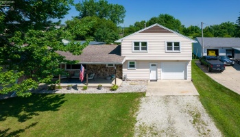 818 Front Street, Pemberville, 43450, 5 Bedrooms Bedrooms, ,2 BathroomsBathrooms,Residential,For Sale,Front,20262465