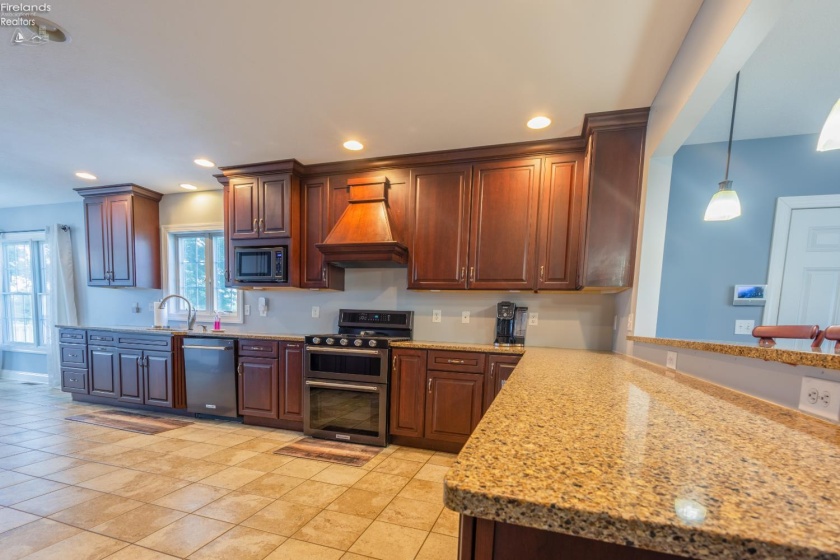6105 Mason Road, Sandusky, 44870, 4 Bedrooms Bedrooms, ,3 BathroomsBathrooms,Residential,For Sale,Mason,20262359