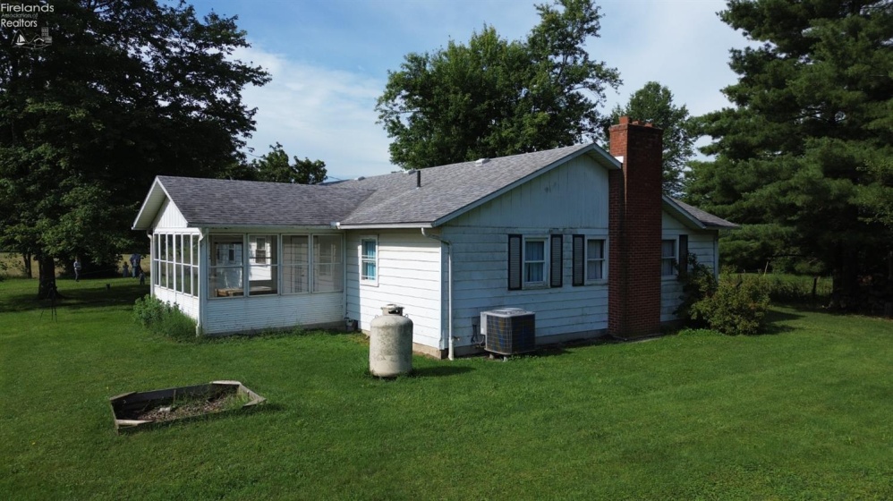 895 county road 212, Fremont, 43420, 3 Bedrooms Bedrooms, ,2 BathroomsBathrooms,Residential,For Sale,county road 212,20262472