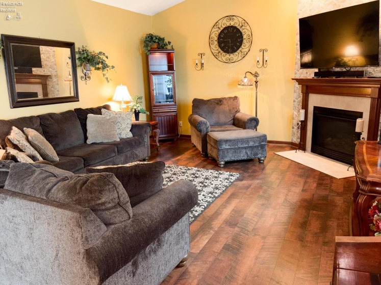 910 Water Street, Woodville, 43469, 4 Bedrooms Bedrooms, ,3 BathroomsBathrooms,Residential,For Sale,Water,20262547