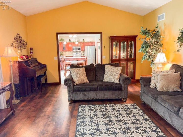 910 Water Street, Woodville, 43469, 4 Bedrooms Bedrooms, ,3 BathroomsBathrooms,Residential,For Sale,Water,20262547