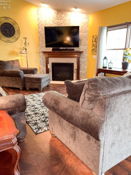 910 Water Street, Woodville, 43469, 4 Bedrooms Bedrooms, ,3 BathroomsBathrooms,Residential,For Sale,Water,20262547