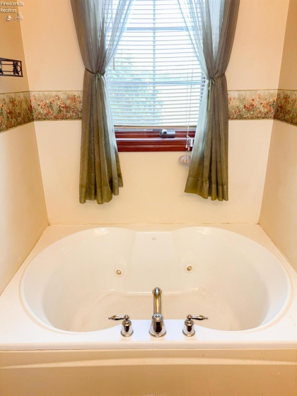 910 Water Street, Woodville, 43469, 4 Bedrooms Bedrooms, ,3 BathroomsBathrooms,Residential,For Sale,Water,20262547
