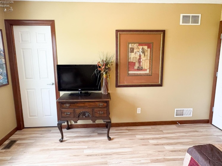 910 Water Street, Woodville, 43469, 4 Bedrooms Bedrooms, ,3 BathroomsBathrooms,Residential,For Sale,Water,20262547