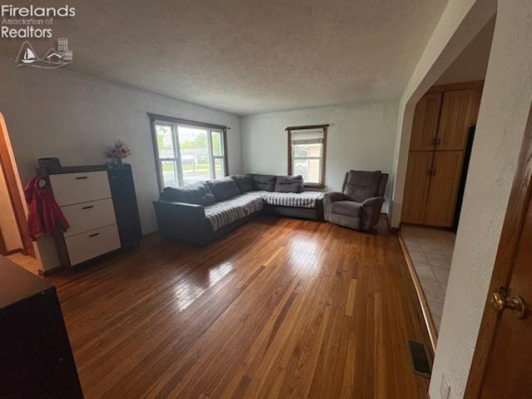 207 Gibson Street, Tiffin, 44883, 4 Bedrooms Bedrooms, ,3 BathroomsBathrooms,Residential,For Sale,Gibson,20262572