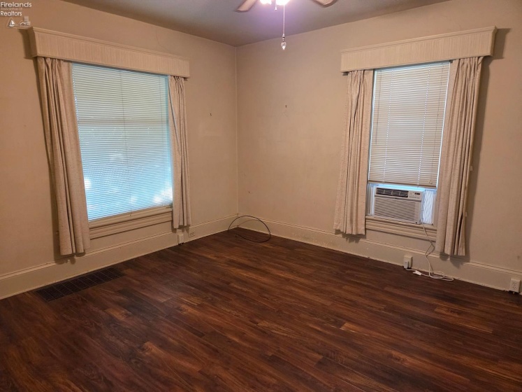 614 Park Avenue, Fremont, 43420, 4 Bedrooms Bedrooms, ,1 BathroomBathrooms,Residential,For Sale,Park,20262592